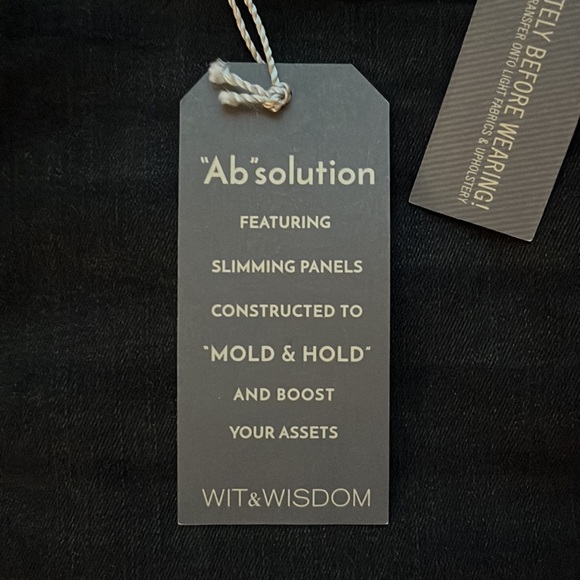 NWT!! Wit & wisdom shorts Sz 4 - Picture 2 of 3